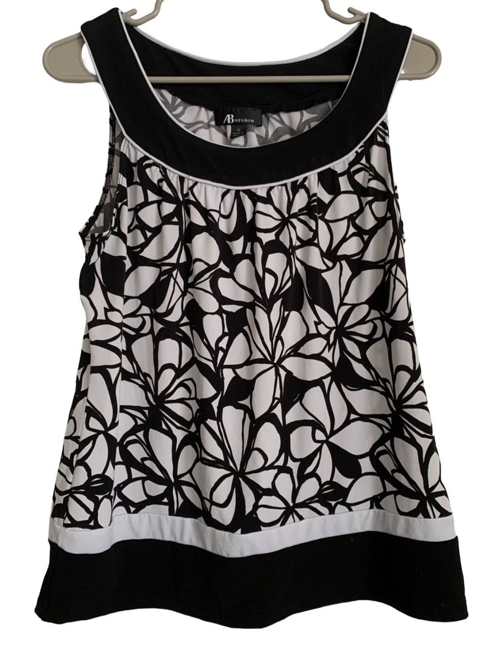 AB STUDIO Women’s White with Black Print Sleeveless Blouse